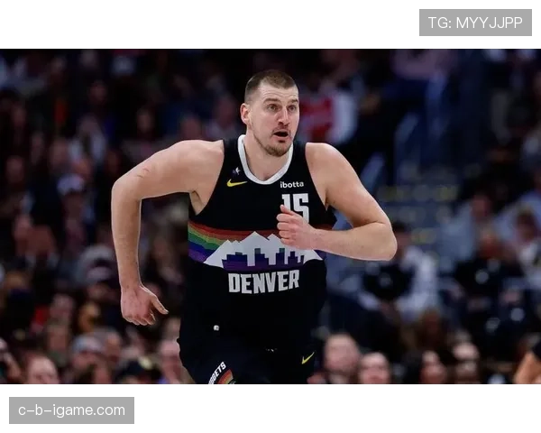 较上季更常挡拆发起，约基奇助攻型内线效率跃升